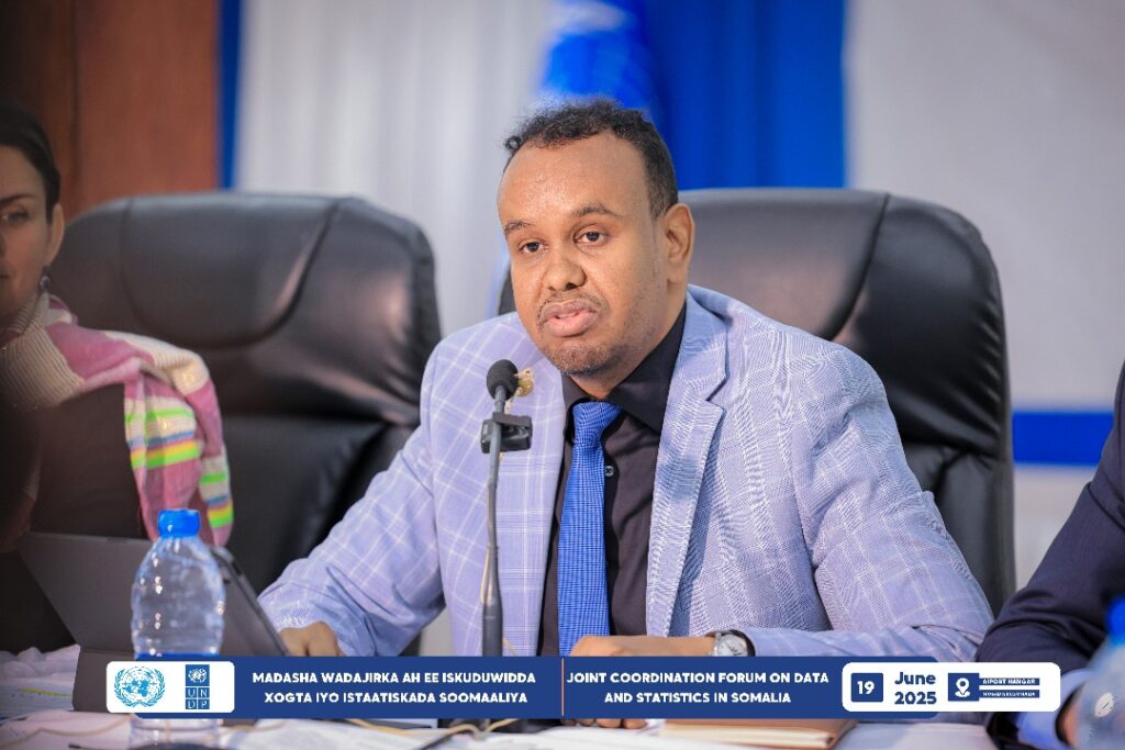 06dd34ae d0c4 4049 bb00 0664cbff9d02